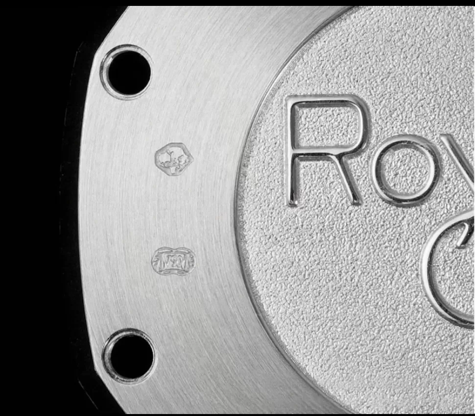 Royal Oak Ladies 67650 33mm SS / SS White ZF Swiss Qtz - Image 11