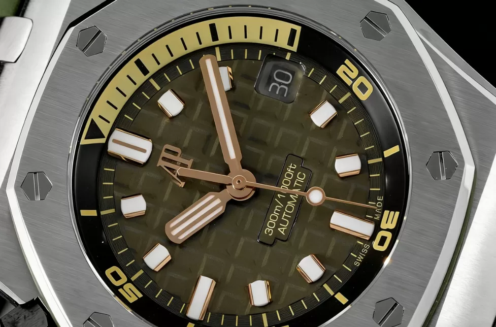 Royal Oak Offshore Diver 15720 42mm SS / RU Green / Stk ZF A4308