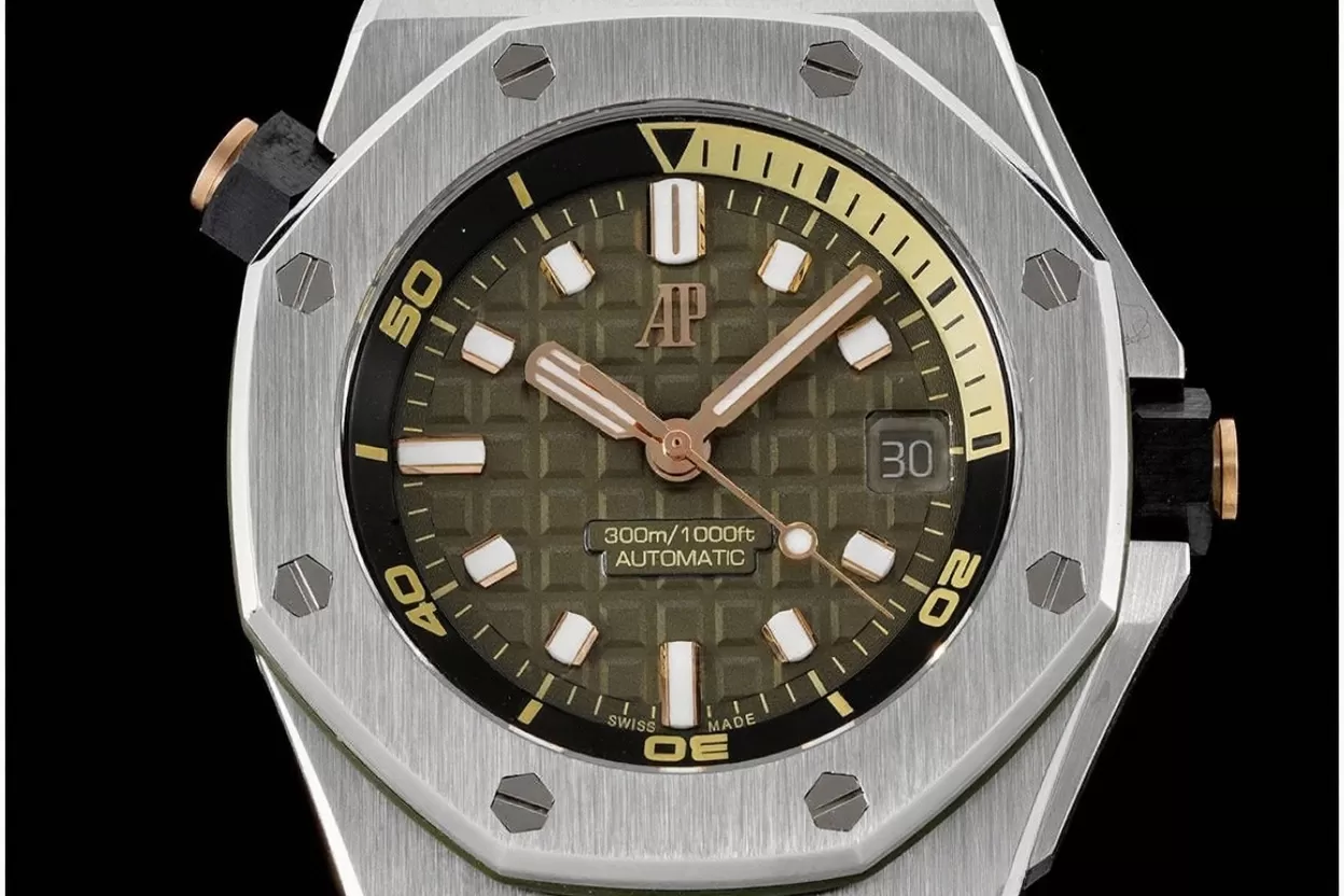 Royal Oak Offshore Diver 15720 42mm SS / RU Green / Stk ZF A4308 - Image 2