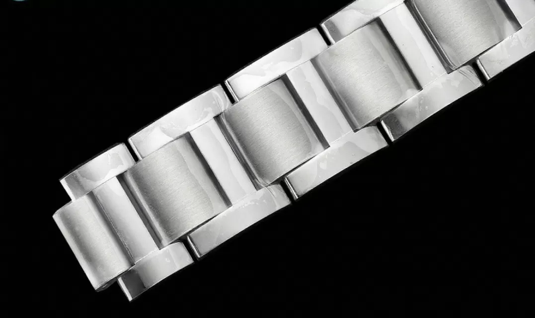 Ballon Bleu De Cartier 2022 42mm SS / SS White Dial V6F A2824 - Image 12