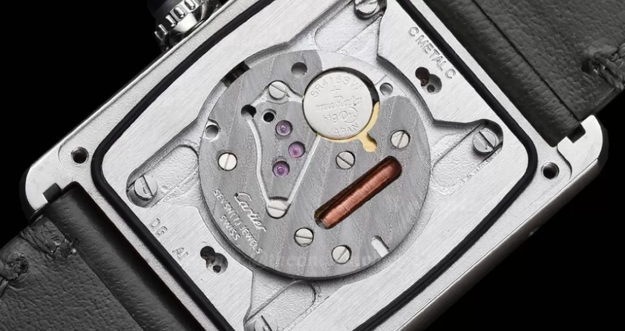 Tank Must SS / LE White Dial On Black Leather Strap K11F Quartz - Image 9