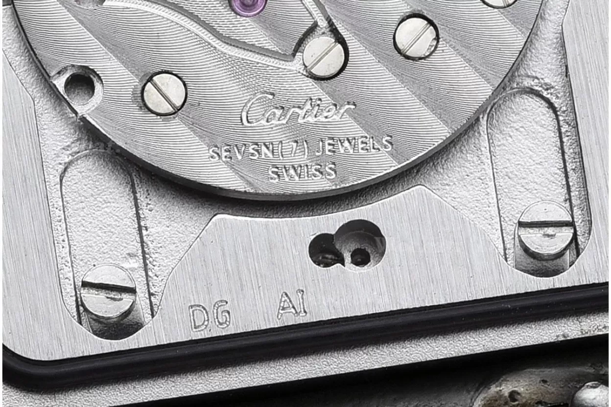 Tank Must SS / LE White Dial On Black Leather Strap K11F Quartz - Image 11