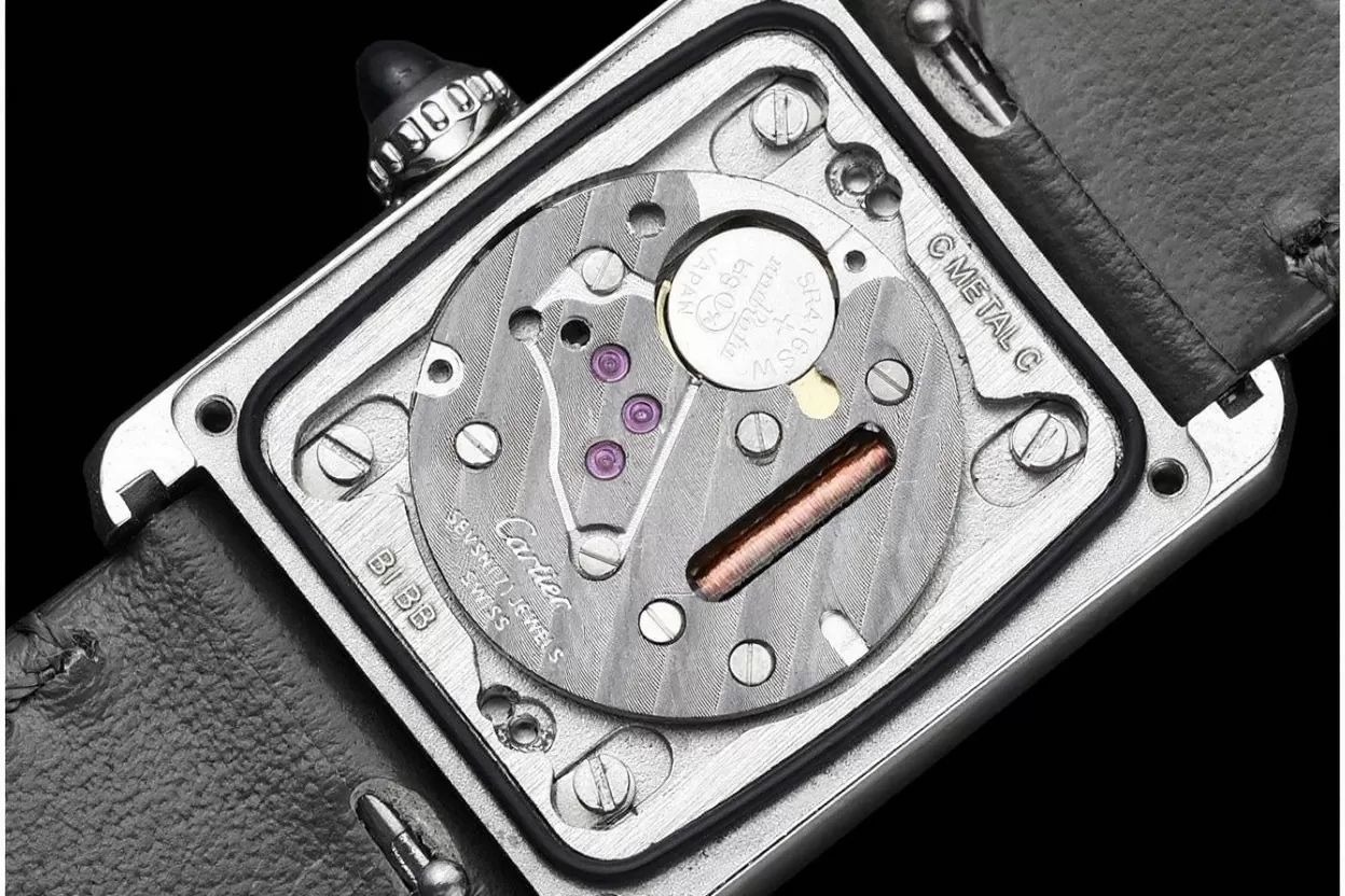 Tank Must Small White dial On Black Leather Strap K11F Quartz - Image 9