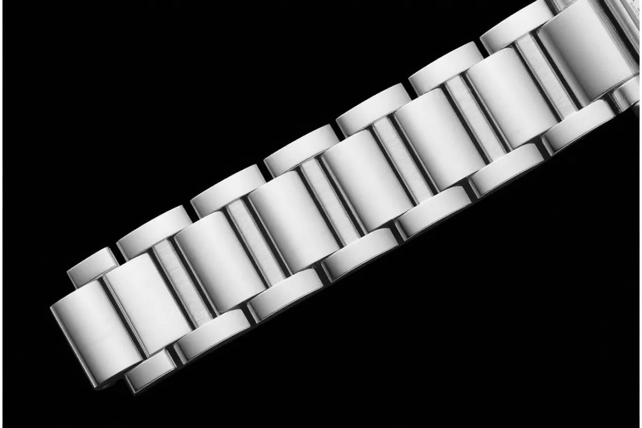 Tank Must 22mm SS / SS White Dial AF Quartz - Image 12