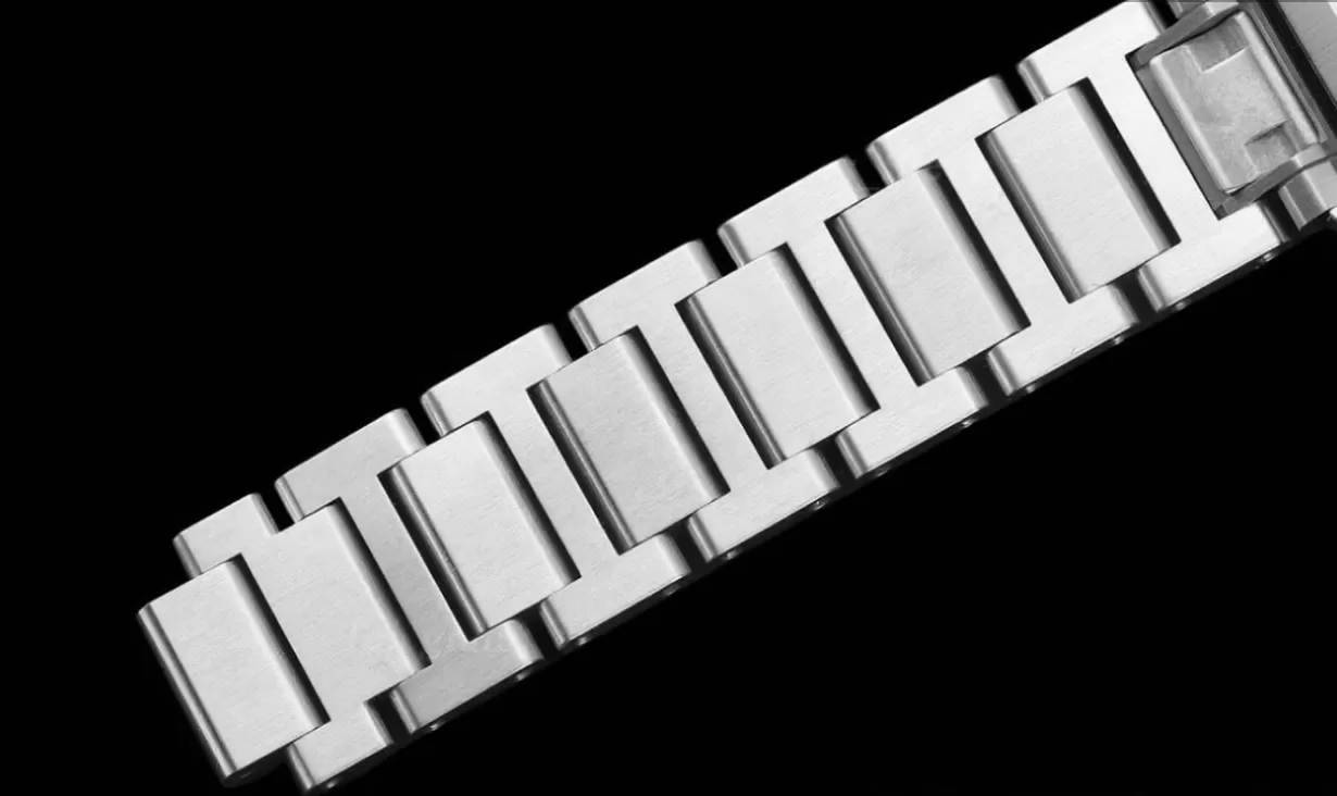 Tank Must 22mm SS / SS White Dial AF Quartz - Image 13
