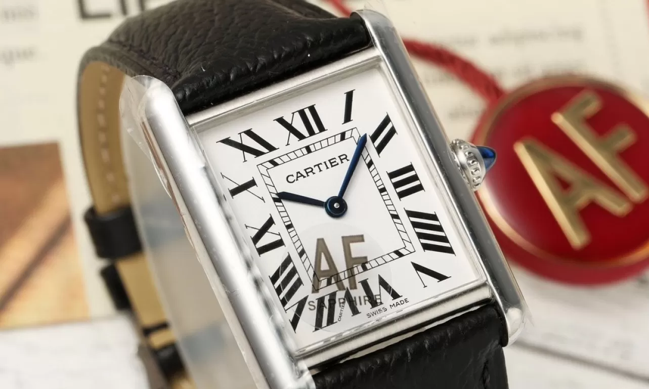 Cartier ?C Tank Must 25.5mm White Dial on Lychee Grain Leather AF Quartz - Image 3