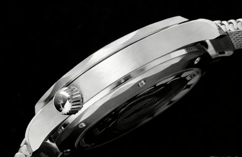 Seamaster 300m James Bond 60th 42mm SS / SS Blue Dial VSF A8806 - Image 6