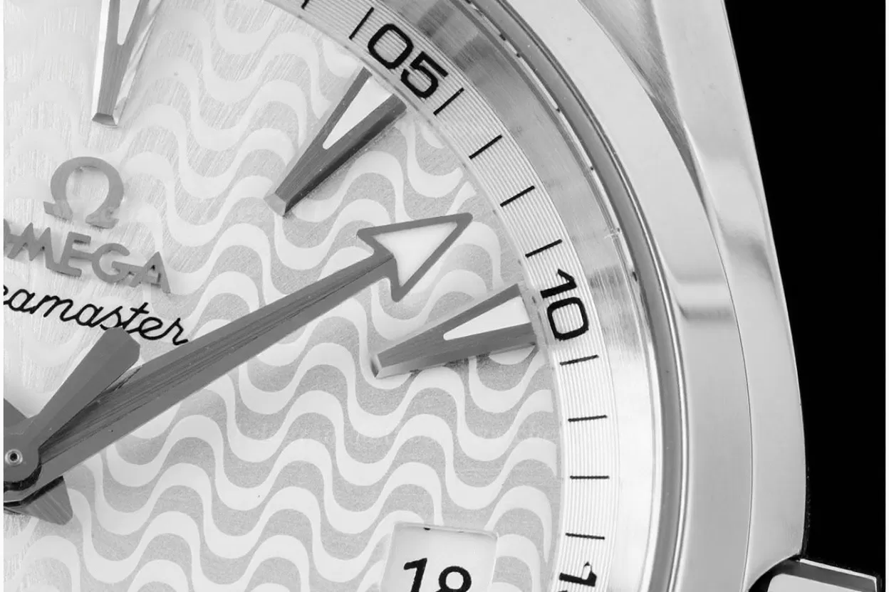 Aqua Terra 150m 41mm SS / SS White Textured VSF A8500 - Image 2