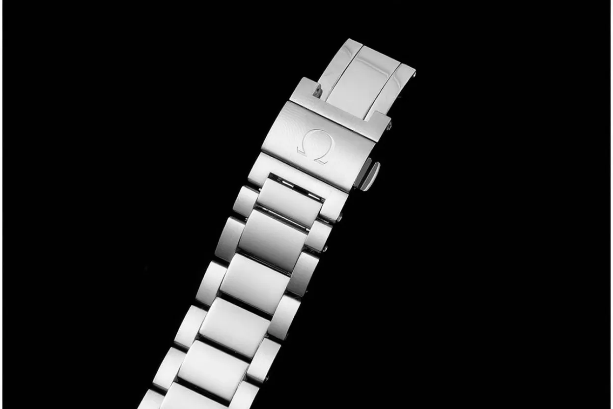 Aqua Terra 150m 41mm SS / SS White Textured VSF A8500 - Image 16