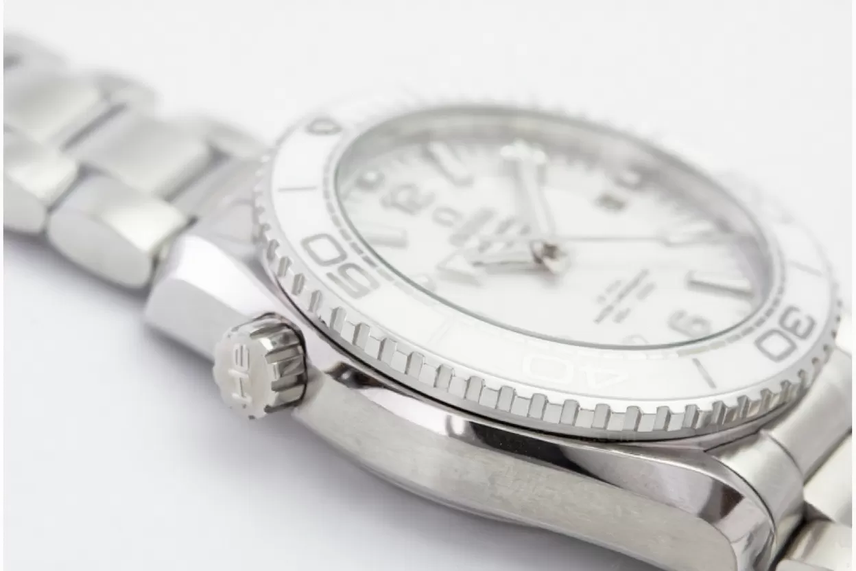 Planet Ocean 600M 39.5mm SS / SS Ladies White Dial VSF A8800 - Image 12