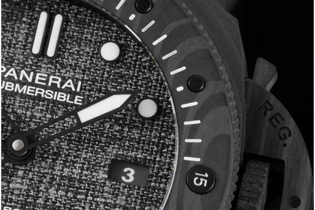 PAM1039 Submersible Luna Rossa GMT 47mm Carbon / RU VSF P9010 Super Clone - Image 4