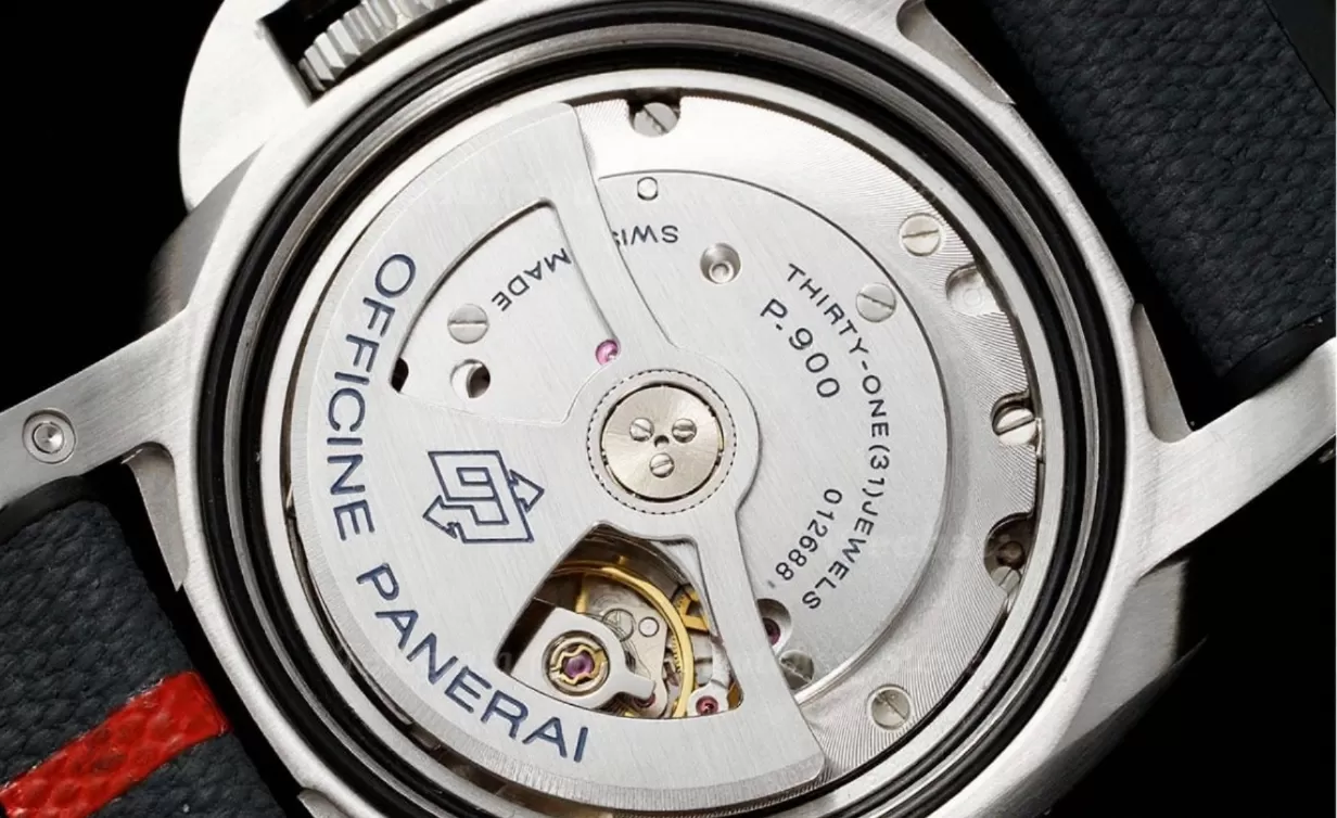 Submersible PAM1579 Luna Rossa 42mm SS / RU White Dial VSF P900 - Image 9