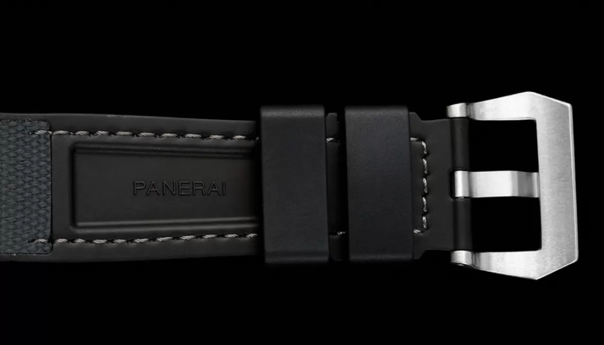 Submersible PAM1579 Luna Rossa 42mm SS / RU White Dial VSF P900 - Image 18