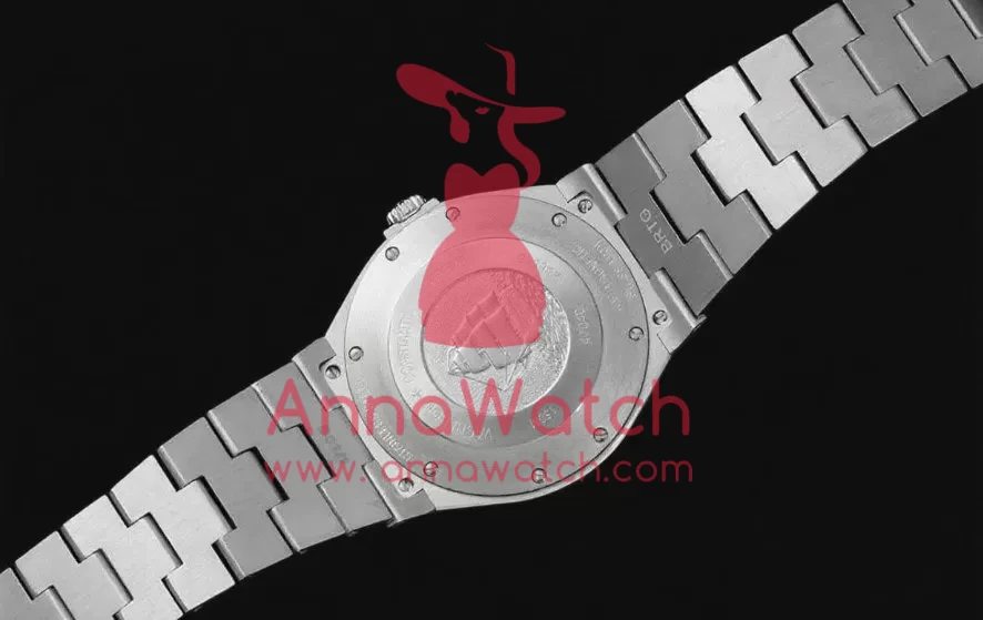 Overseas 47040 42mm SS / SS White Dial PPF A1226 - Image 6