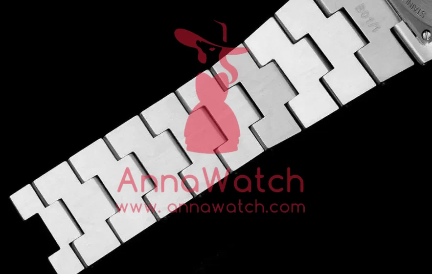 Overseas 47040 42mm SS / SS White Dial PPF A1226 - Image 11